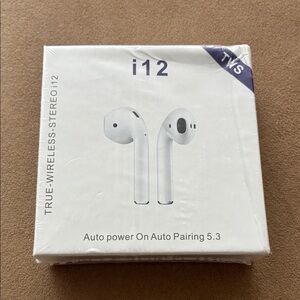 Wireless Bluetooth Earbuds TWS i12 True Wireless Stereo White New in Box